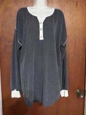 Women's long sleeve shirt, Size 3XL